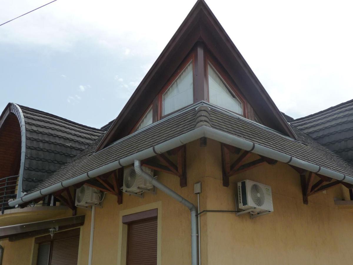 Nádas Társasház Balatonlelle Exterior foto